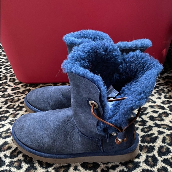 UGG Maia leather drawstring short classic boots - Picture 1 of 5